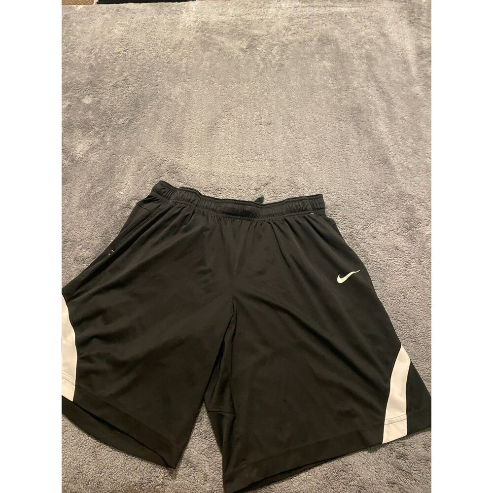 🏀 Nike Black Baggy Basketball Shorts – Size XL